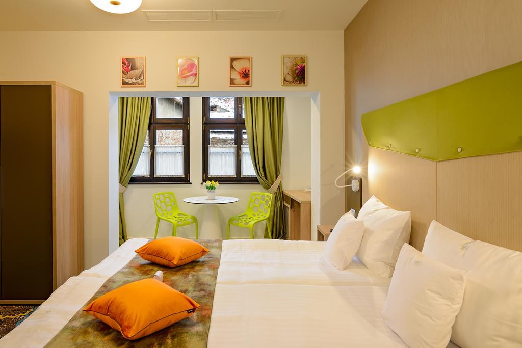 Blumenhaus Sibiu Aparthotel Luaran gambar