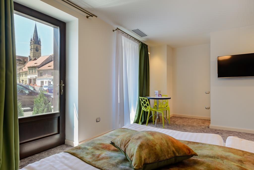 Blumenhaus Sibiu Aparthotel Luaran gambar