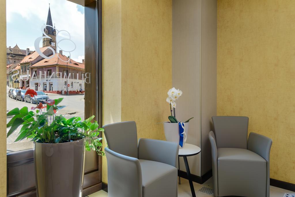 Blumenhaus Sibiu Aparthotel Luaran gambar