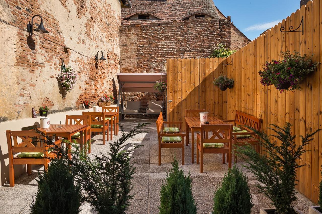 Blumenhaus Sibiu Aparthotel Luaran gambar
