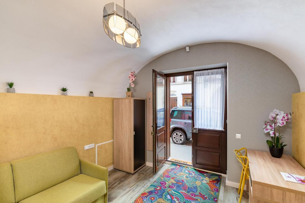 Blumenhaus Sibiu Aparthotel Luaran gambar