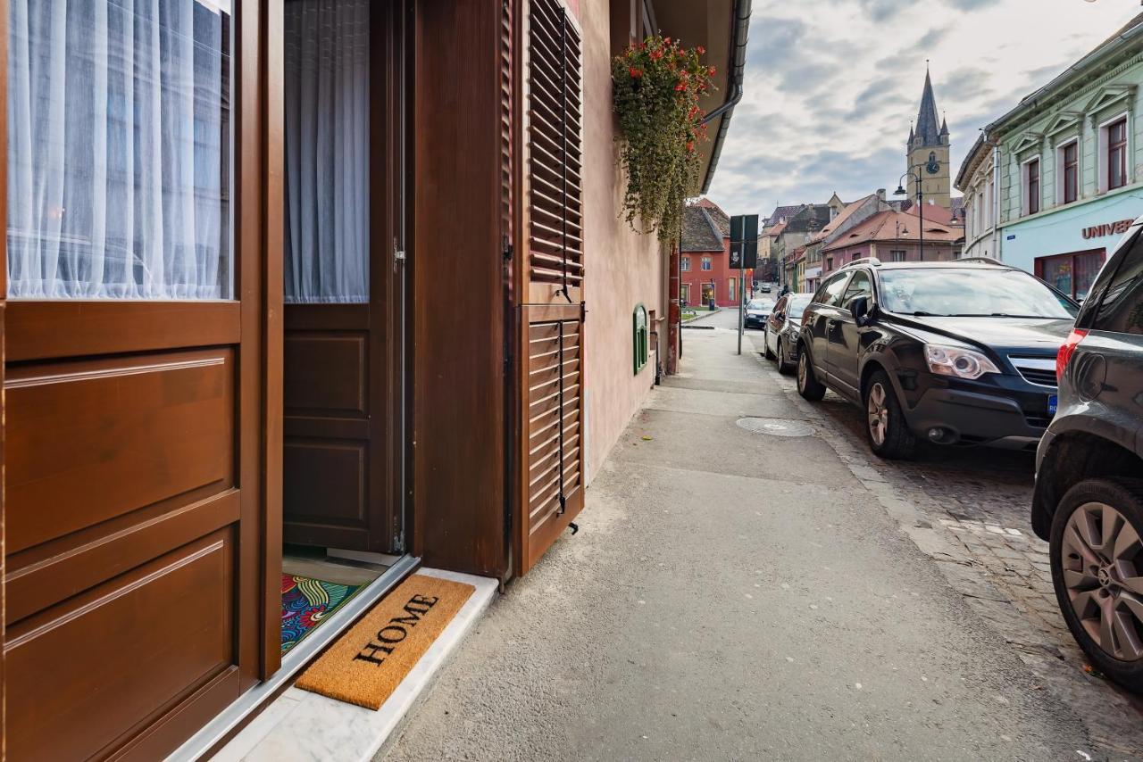 Blumenhaus Sibiu Aparthotel Luaran gambar